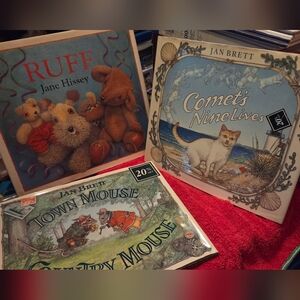 Illustrated Book Collection - Multicolor